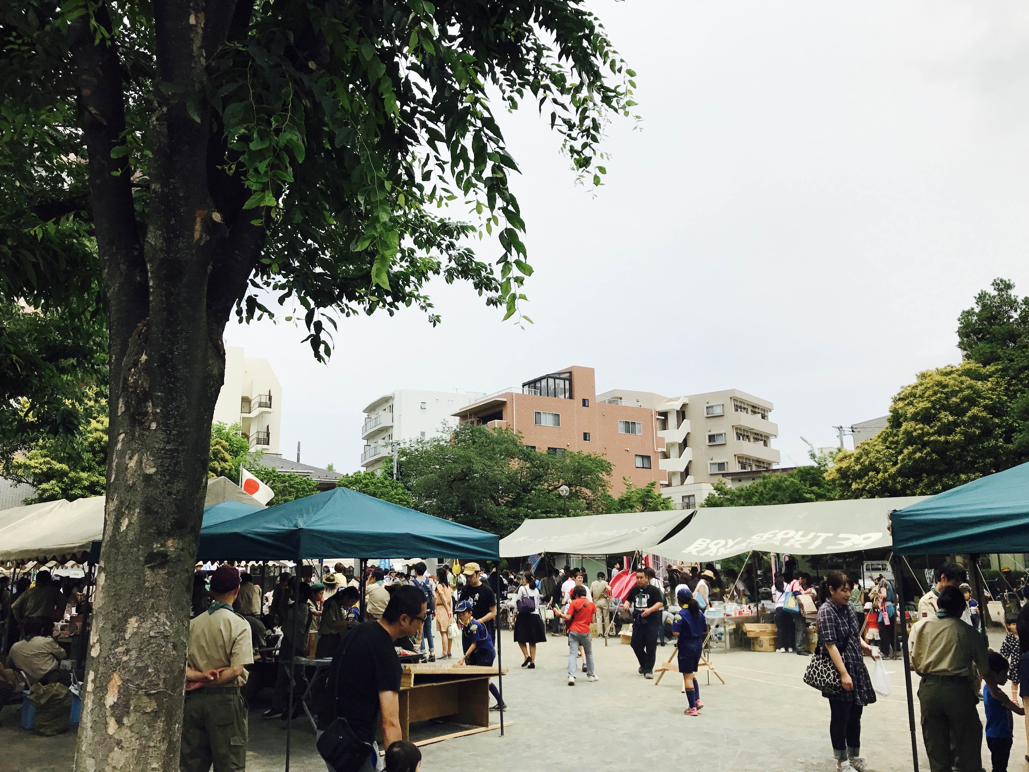 お隣の公園