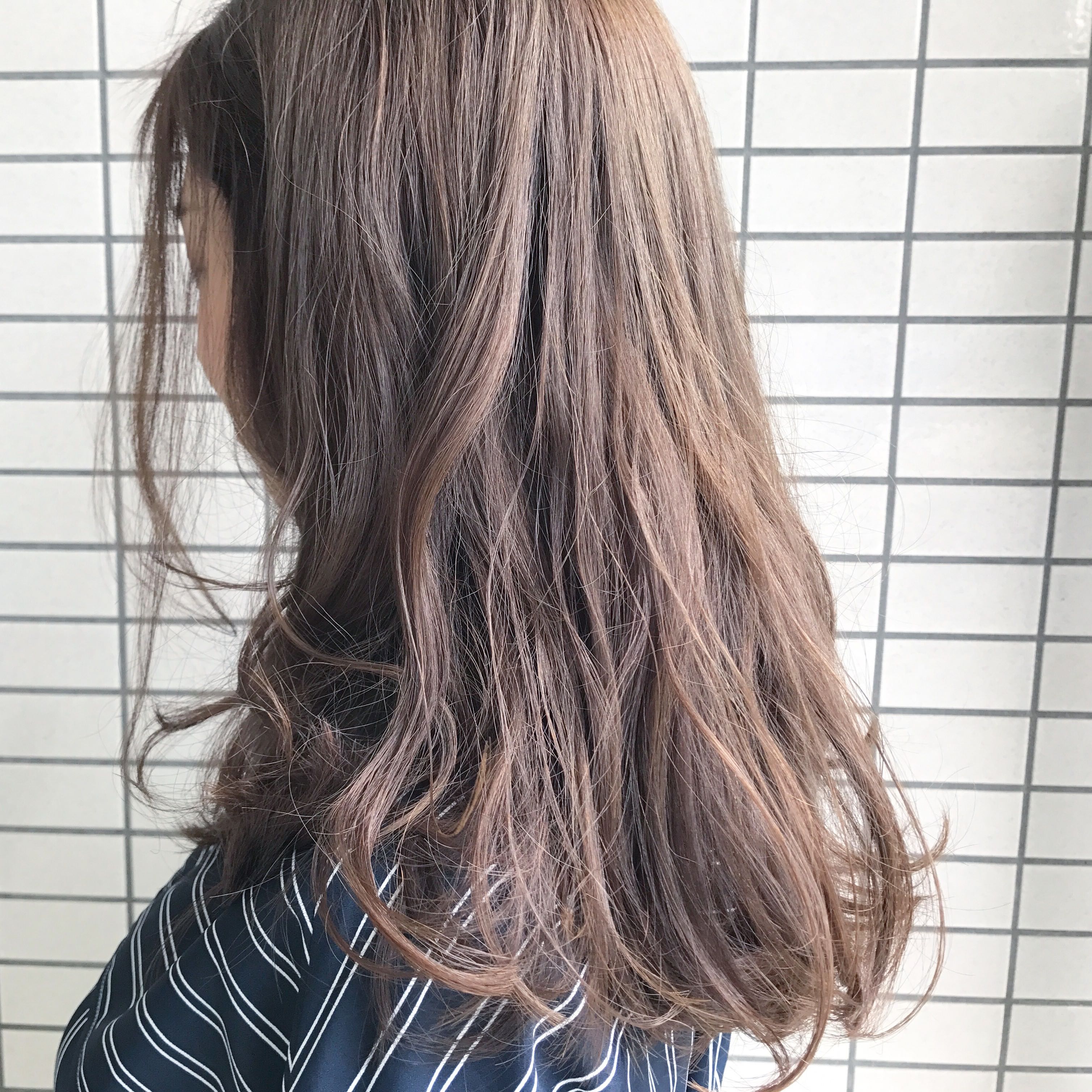 中明度で高彩色
