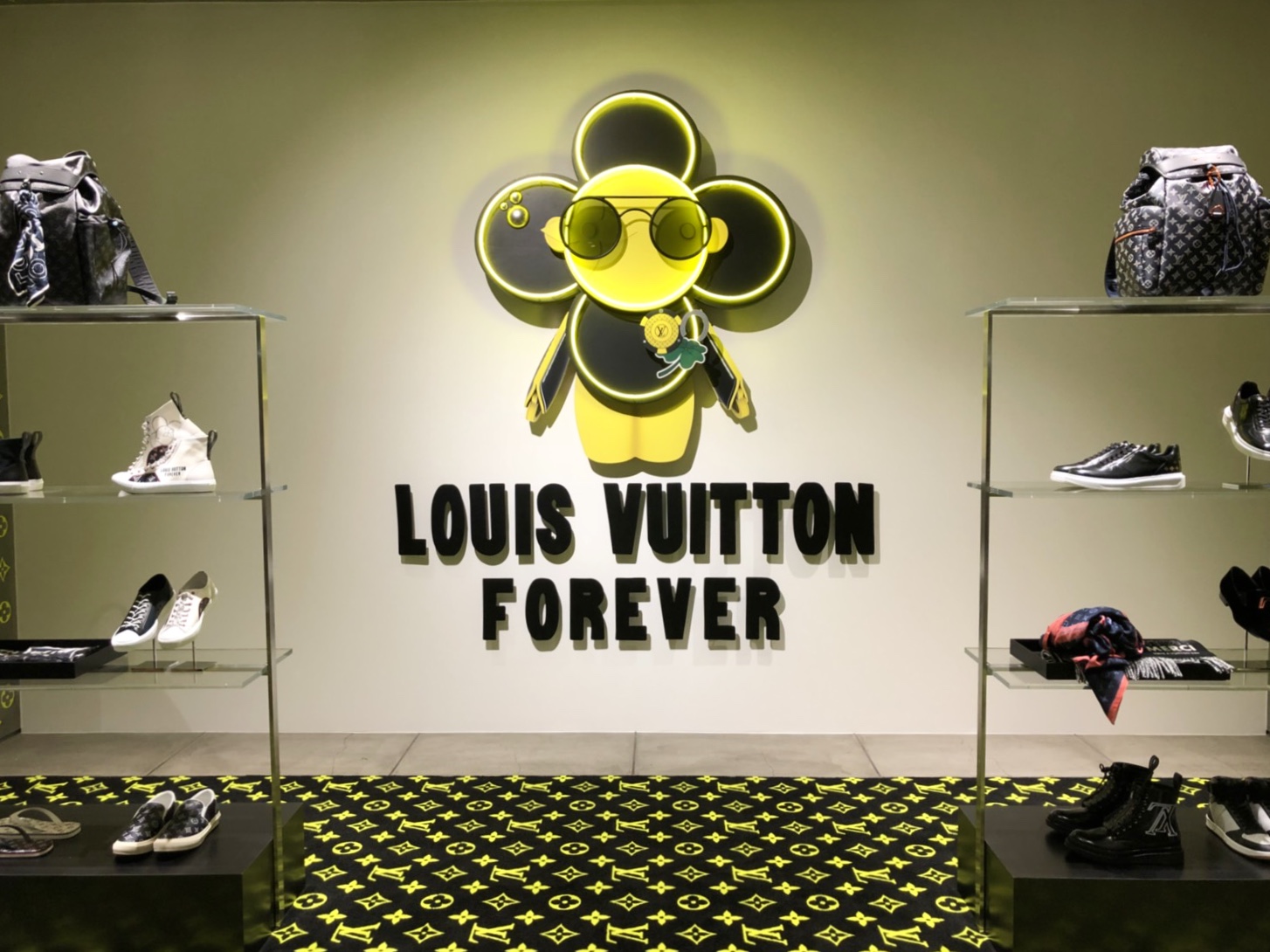 LV  pop-up store