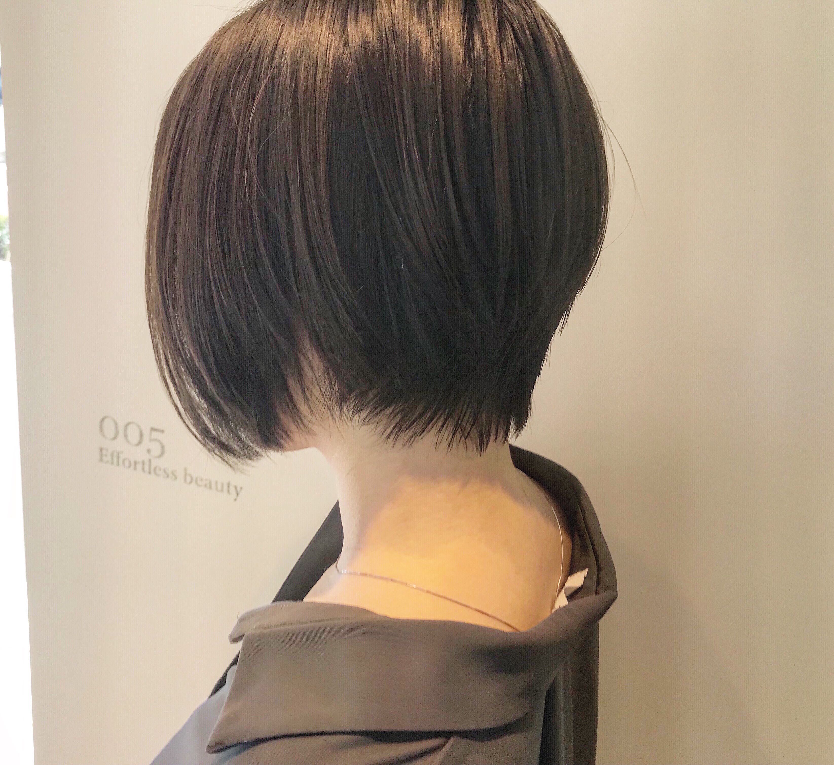 ショートにグレージュで秋の装いに