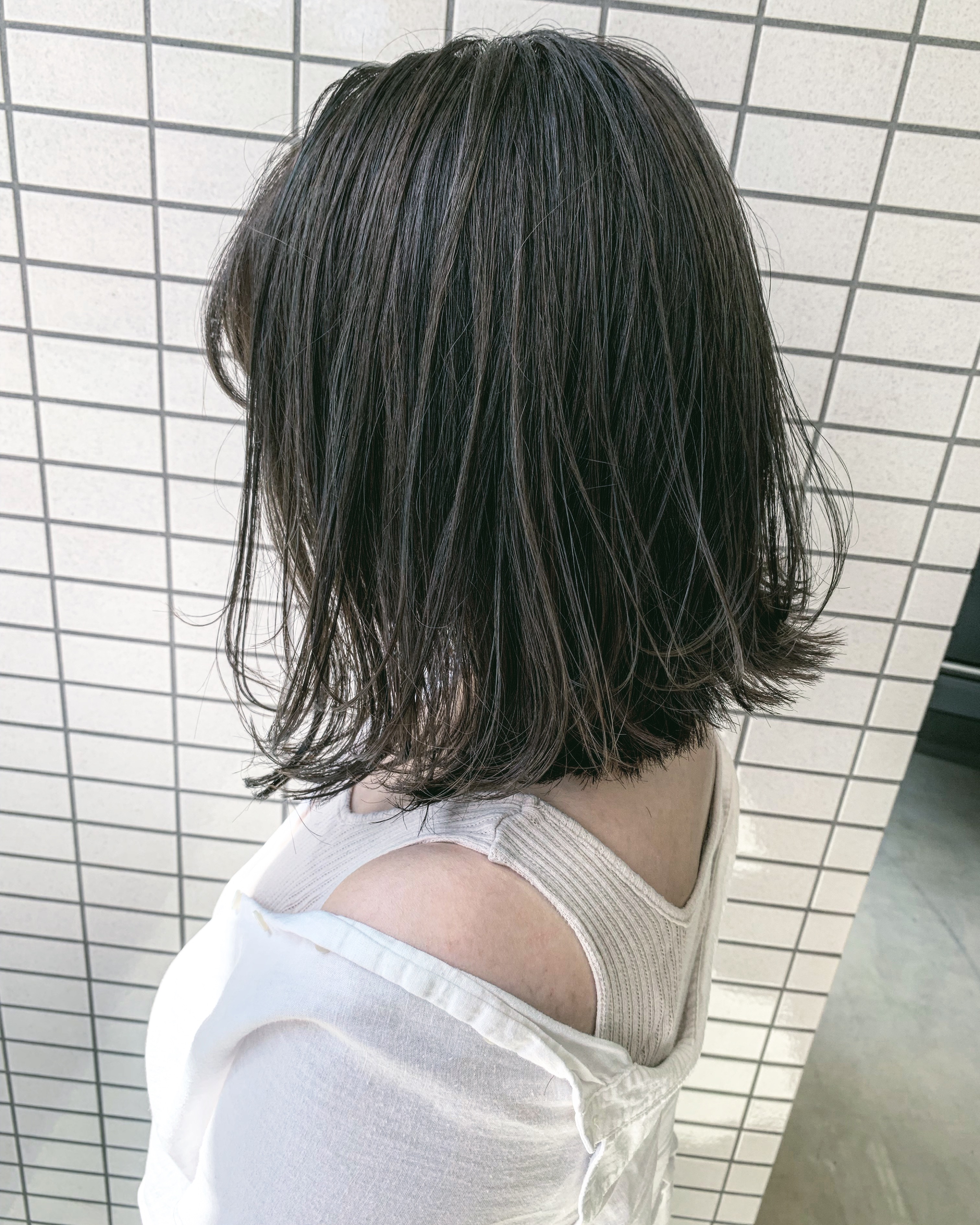 切りっぱなしロブに細かいハイライト