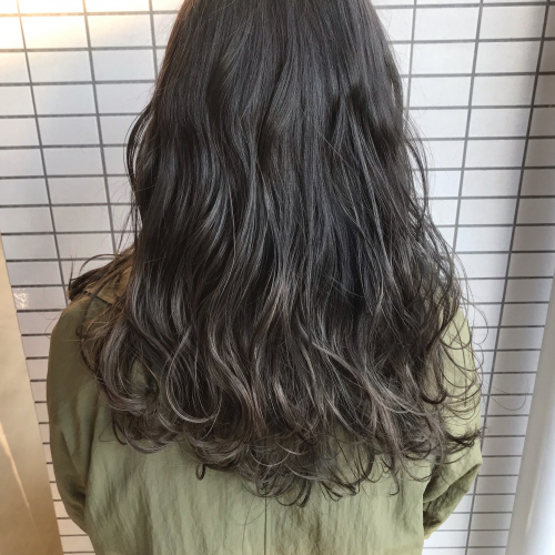 春らしいグラデーションカラー